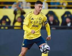 王楚钦避免0-3完败！樊振东队长也学会抓他漏洞，球迷炮轰教练组